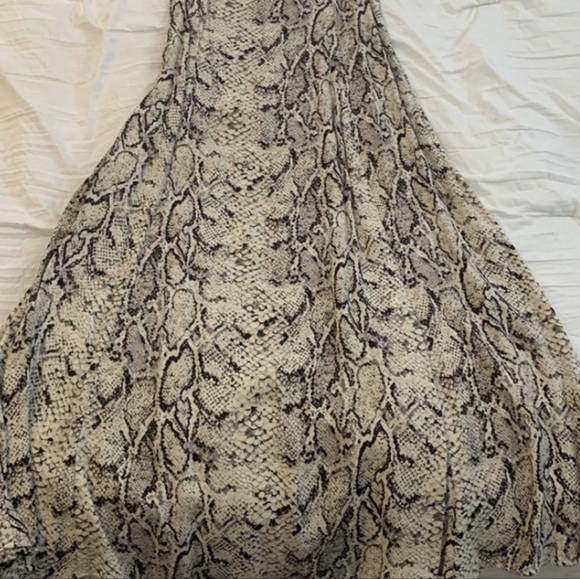 REFORMATION - Vollare Dress in Rattlesnake - Picture 13 of 14